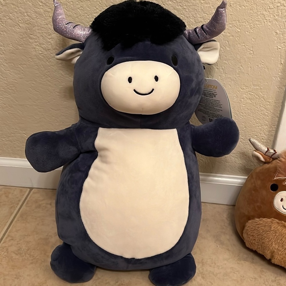 Perni the bull hug mee Squishmallow 20” NWT